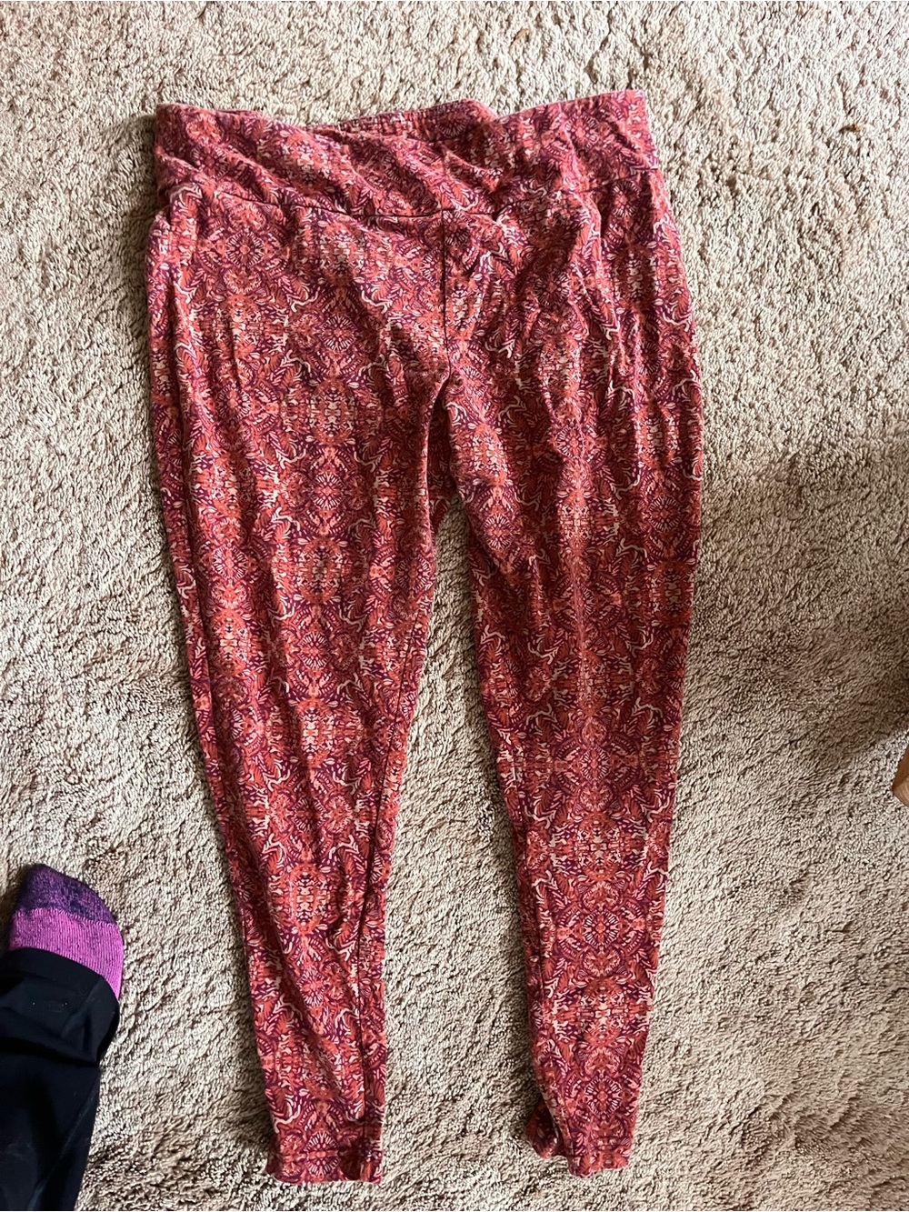 Terra and Sky Women's Red Patterned Stretchy Legging Activewear Pants Size 1X